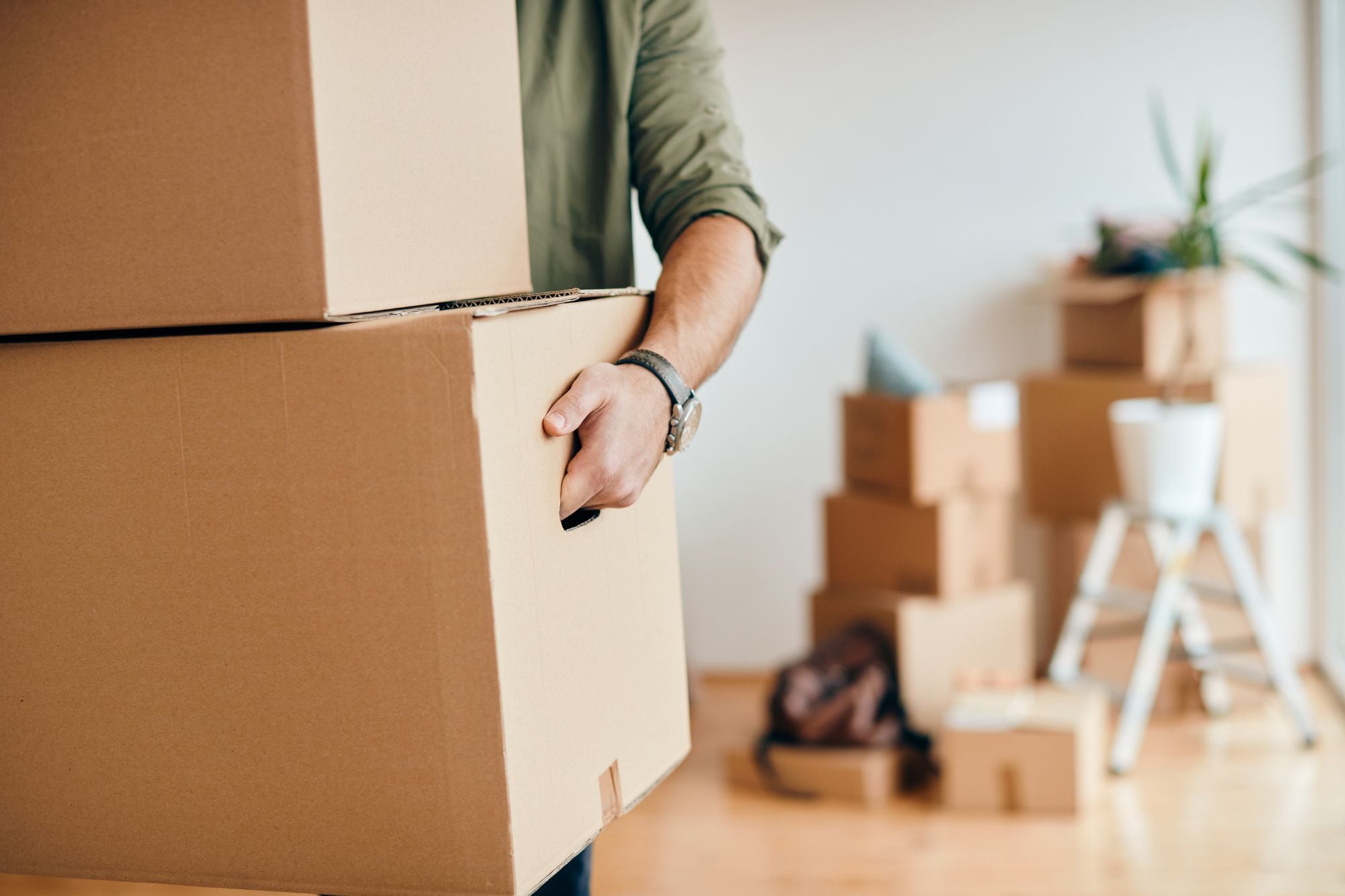 Una de las tareas del puesto en NYCHA es la preparación de apartamentos para mudanzas