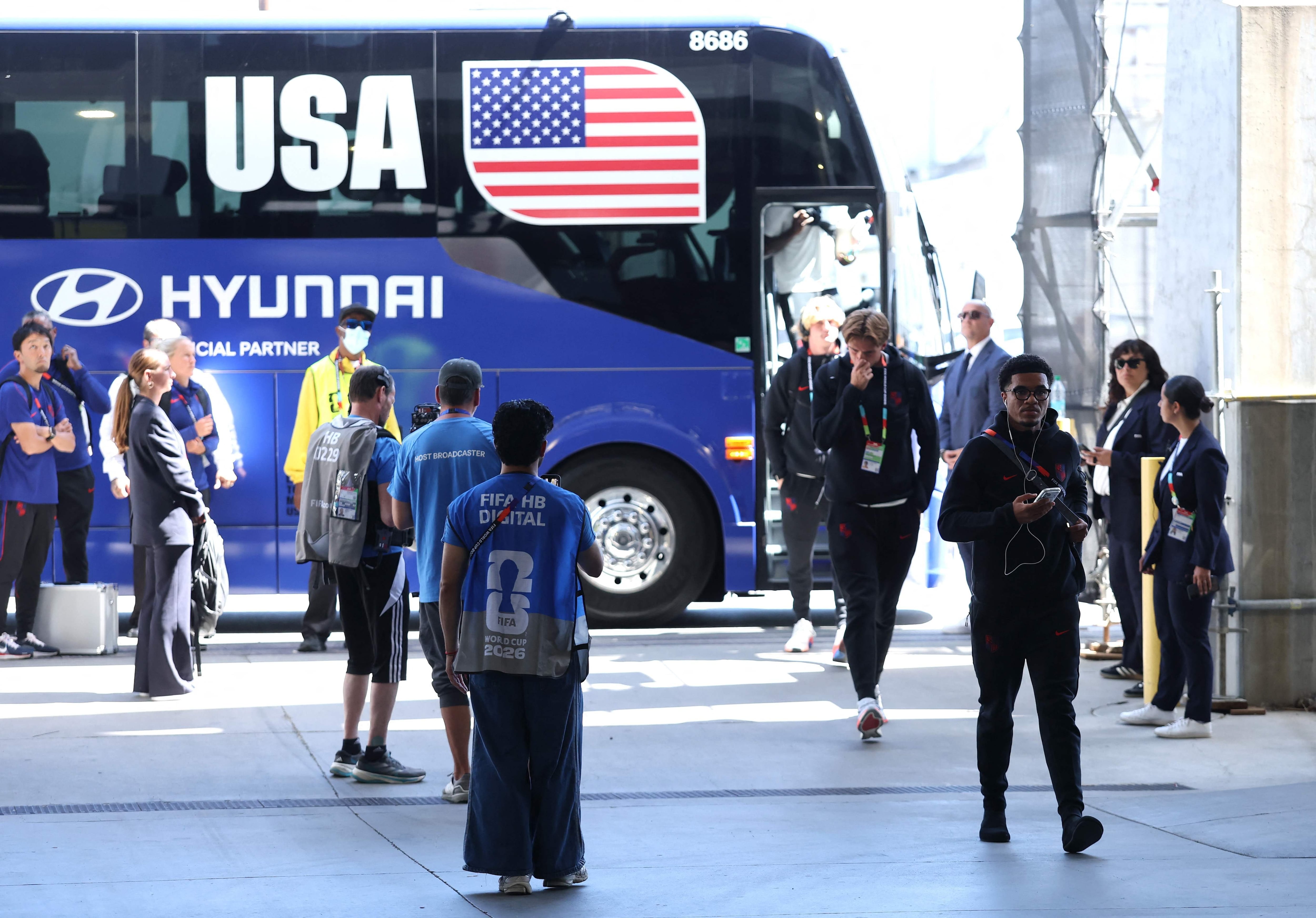 Los jugadores de Estados Unidos, en su llegada al estadio Jamie Squire/Getty Images/AFP (Photo by JAMIE SQUIRE / GETTY IMAGES NORTH AMERICA / Getty Images via AFP)