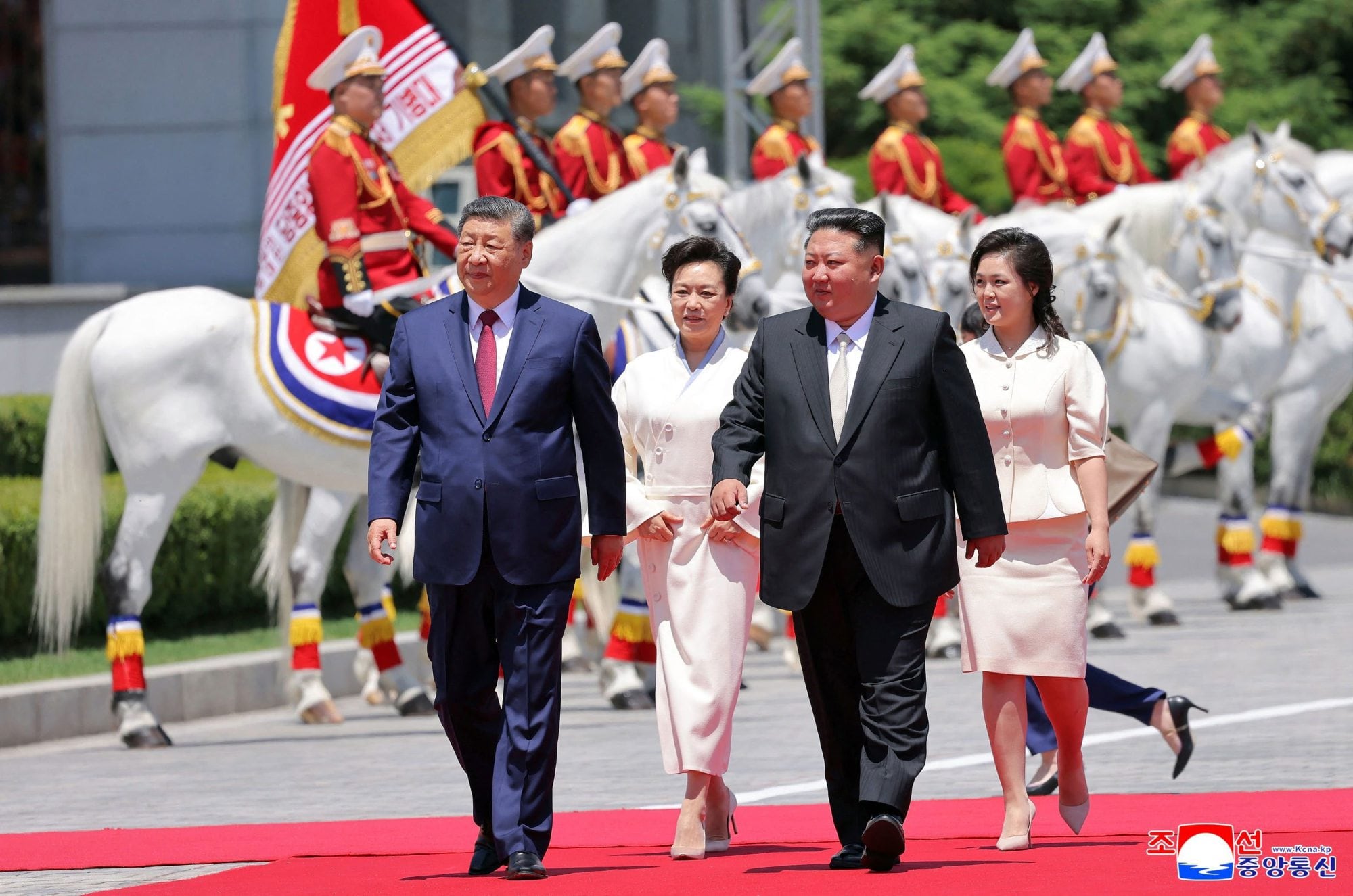 Kim Jong-un y Xi Jinping, durante la visita del presidente chino a Pyongyang, el 8 de junio de 2026.