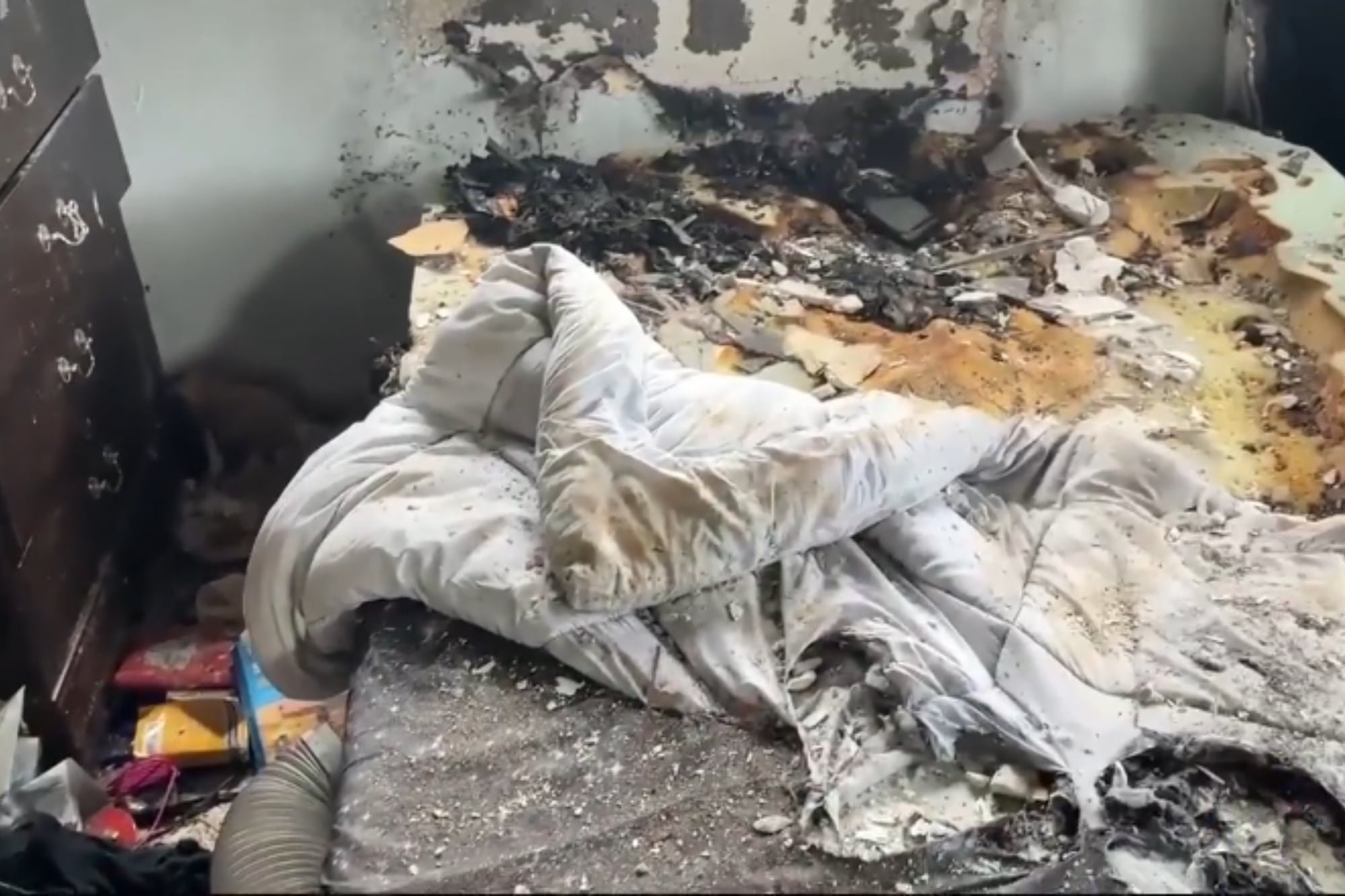 Así quedó la habitación de la joven de Hialeah después de la explosión