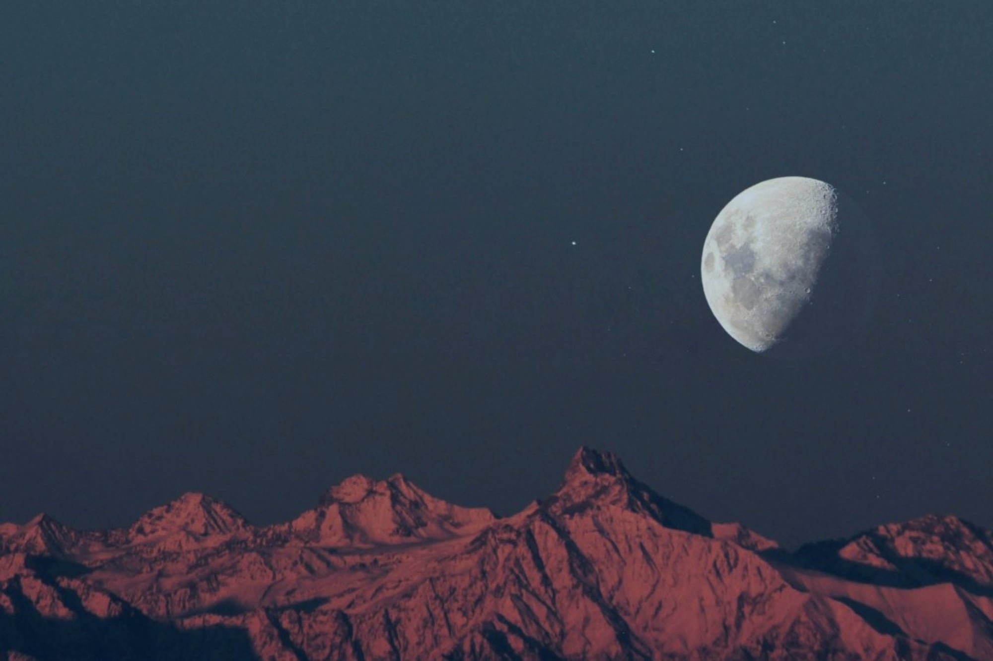 Un eclipse lunar ocurre cuando el Sol, la Tierra y la Luna están alineados en línea recta