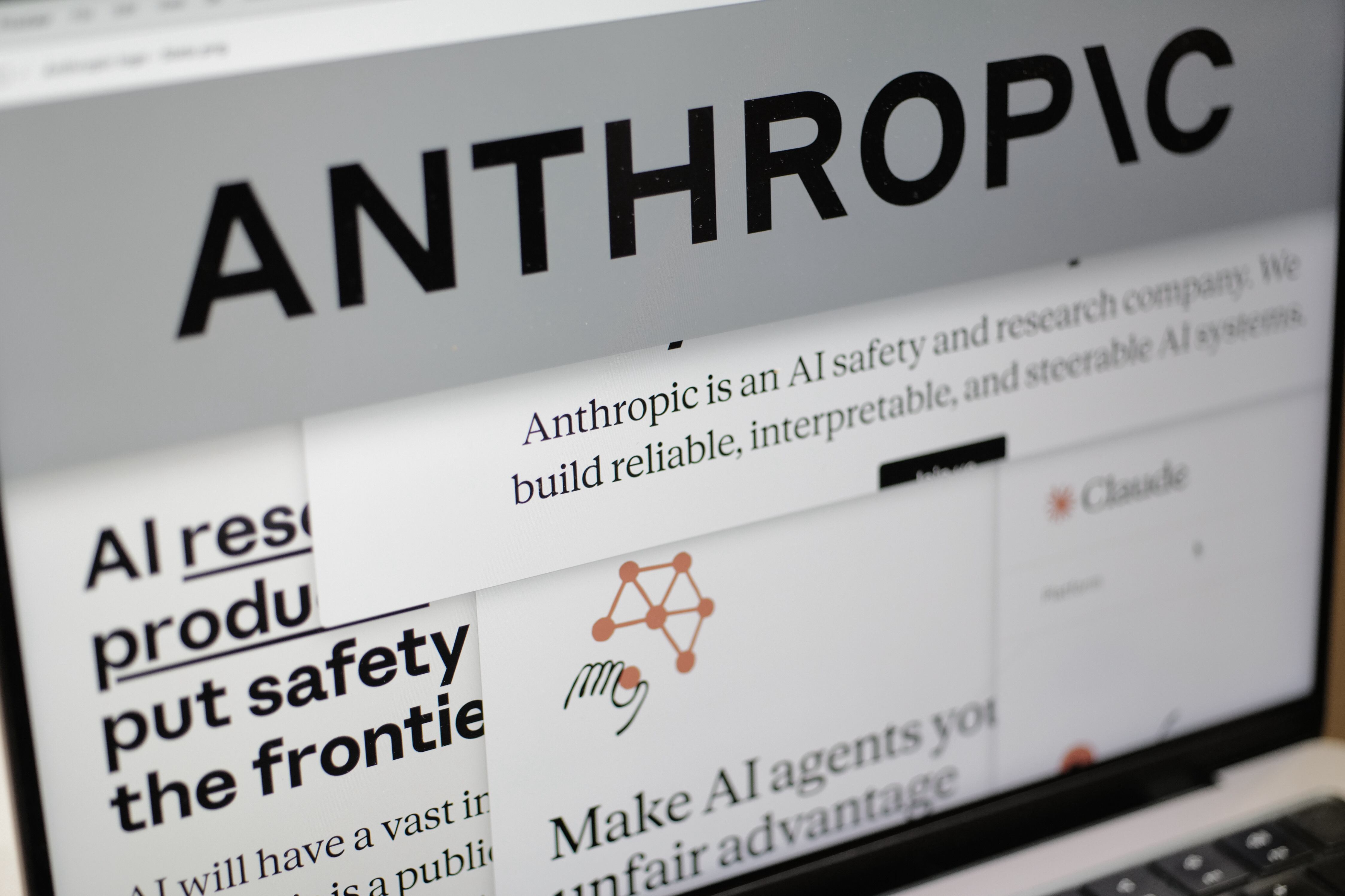 Sistemas de Anthropic, Meta y Google también protagonizaron hackeos o intentos de intrusión en empresas, universidades y organismos públicos