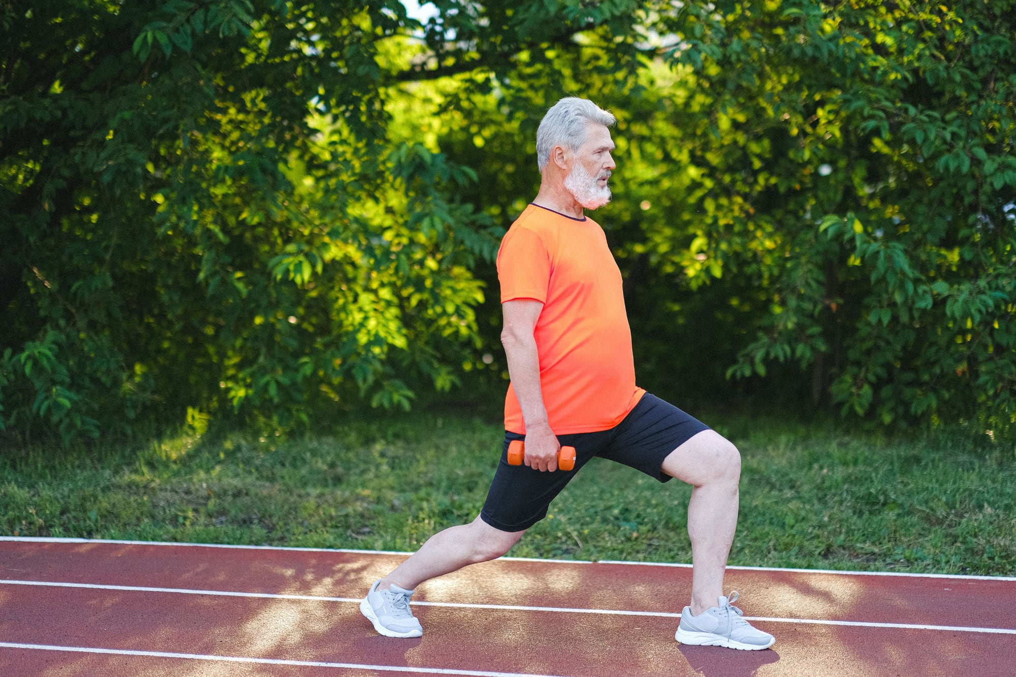 Steve Chambers, personal trainer: "Es posible ganar músculo después de los 60 años con seis ejercicios"