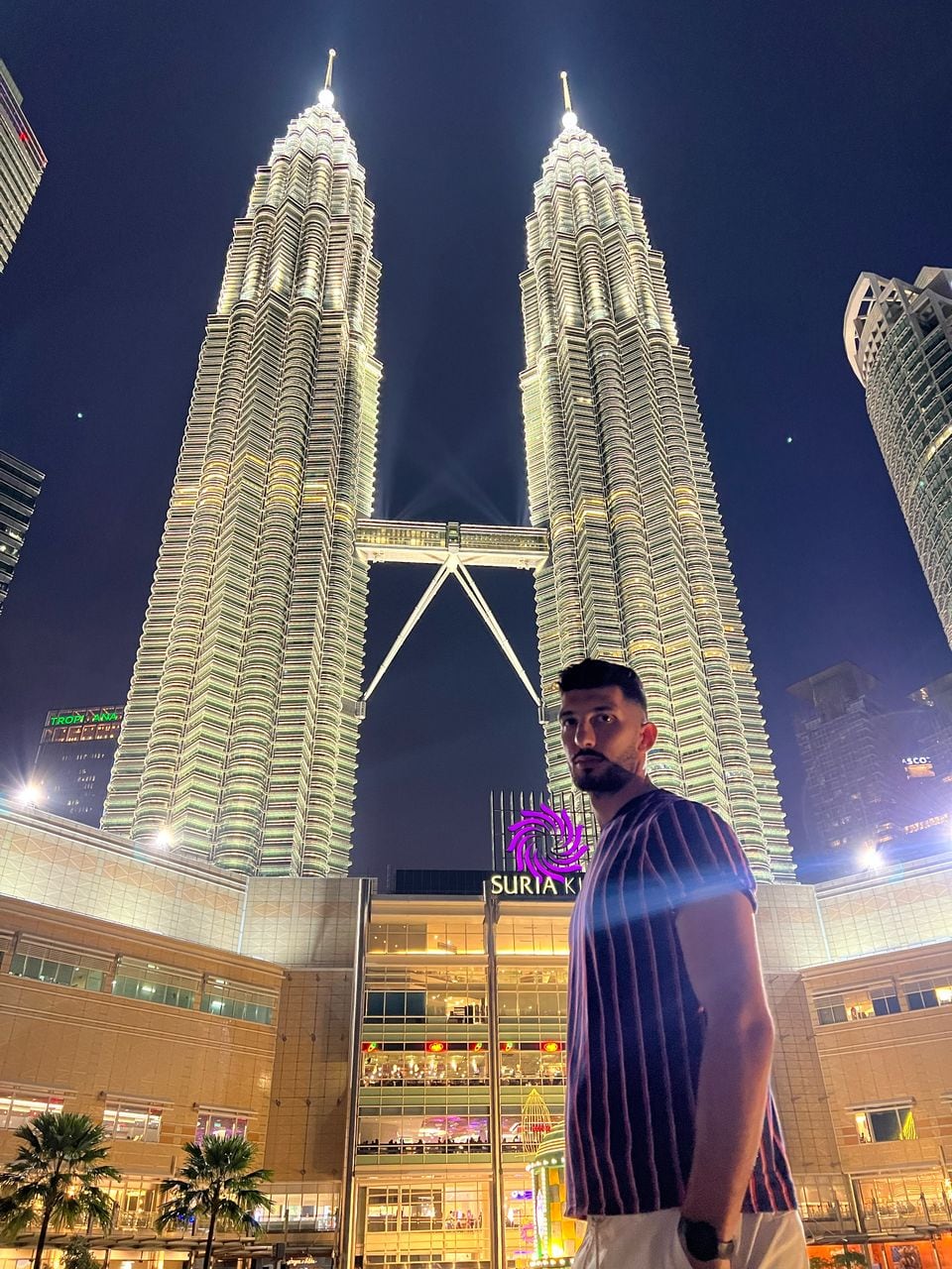 En las Torres Petronas de Kuala Lumpur