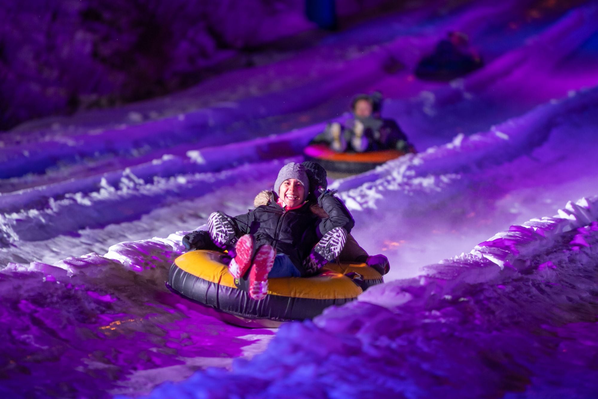 A dos horas de Nueva York: la estación de “snow tubing” más grande de EE.UU. para deslizarse por colinas de nieve
