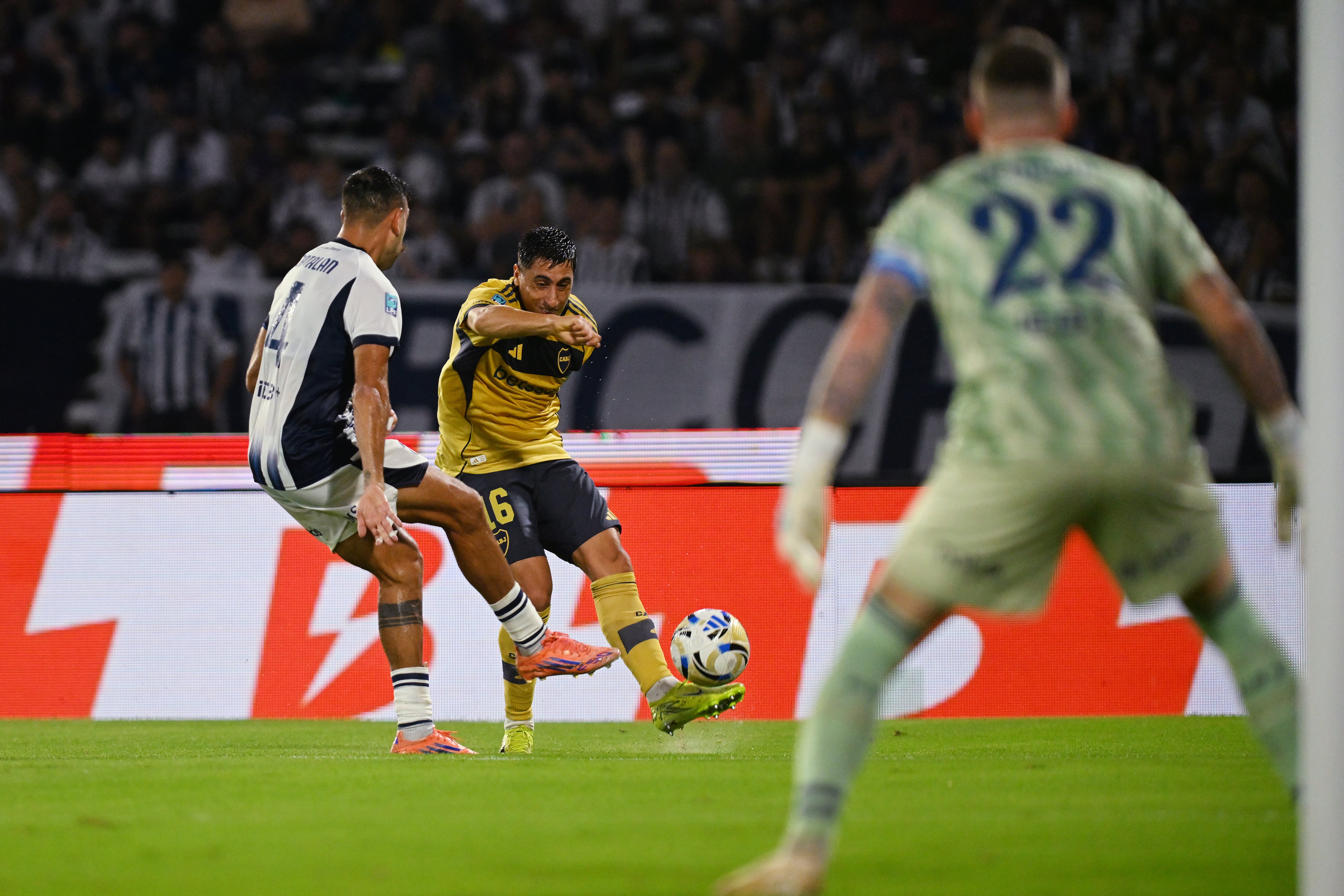 Talleres vs. Boca, en vivo: el minuto a minuto del partido por el torneo Apertura 8 Remate de Miguel Merentiel