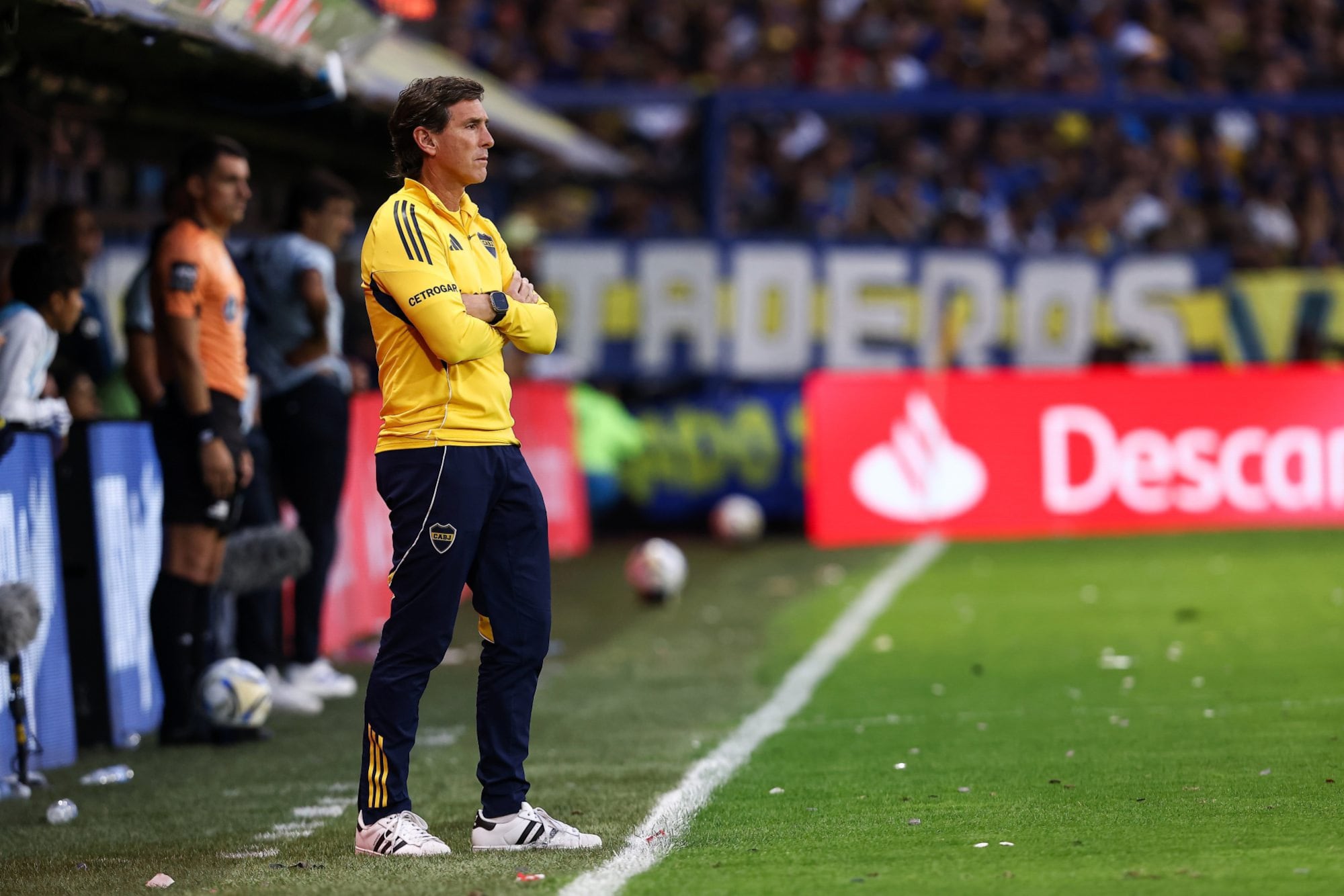 El cambio de Úbeda que enfureció a los hinchas de Boxa, los gestos de Paredes y la falta de reacción en desventaja