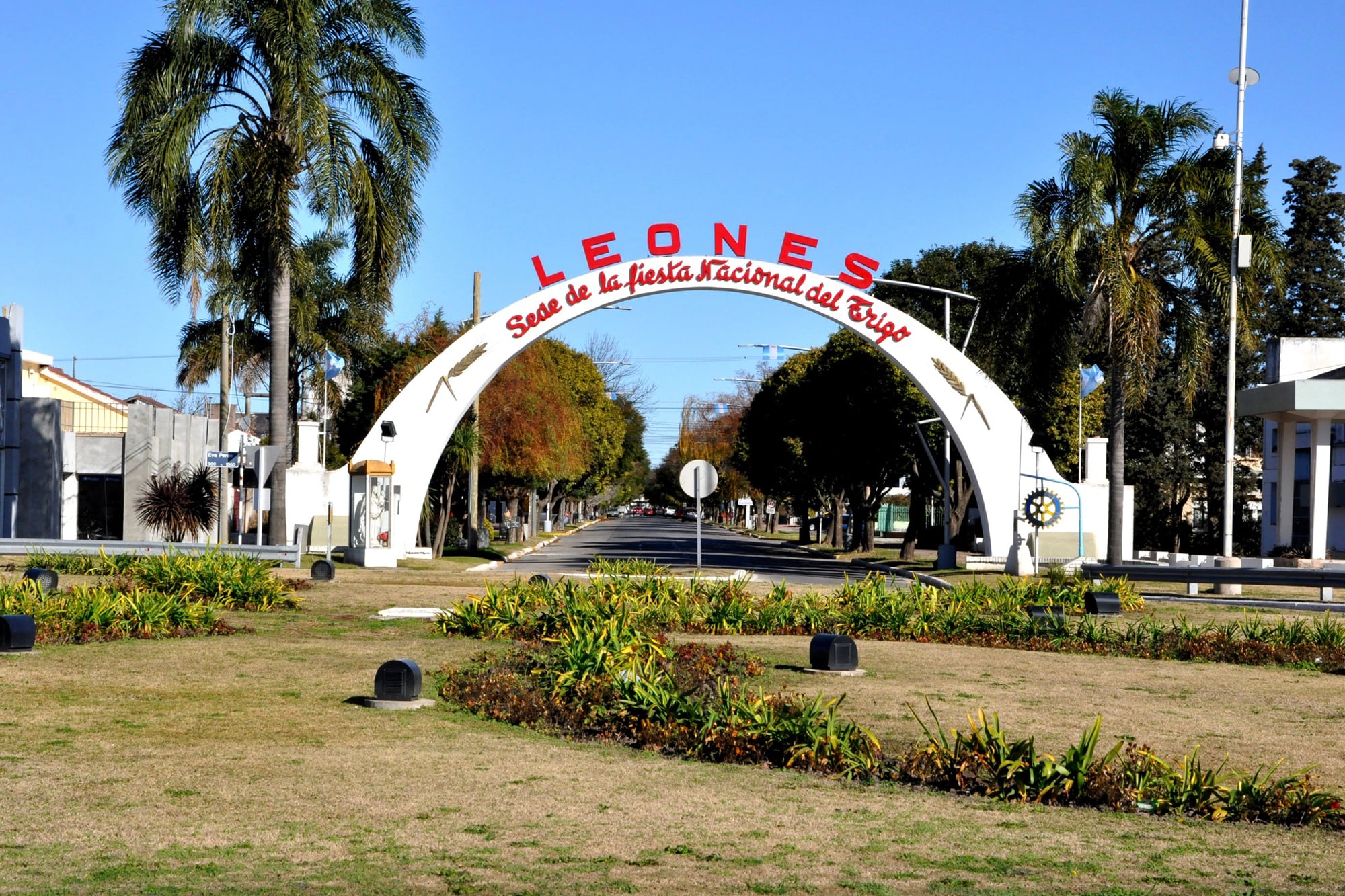“Aduana interna”: un intendente comenzó a cobrarles a los camiones que llegan al pueblo y desató una polémica