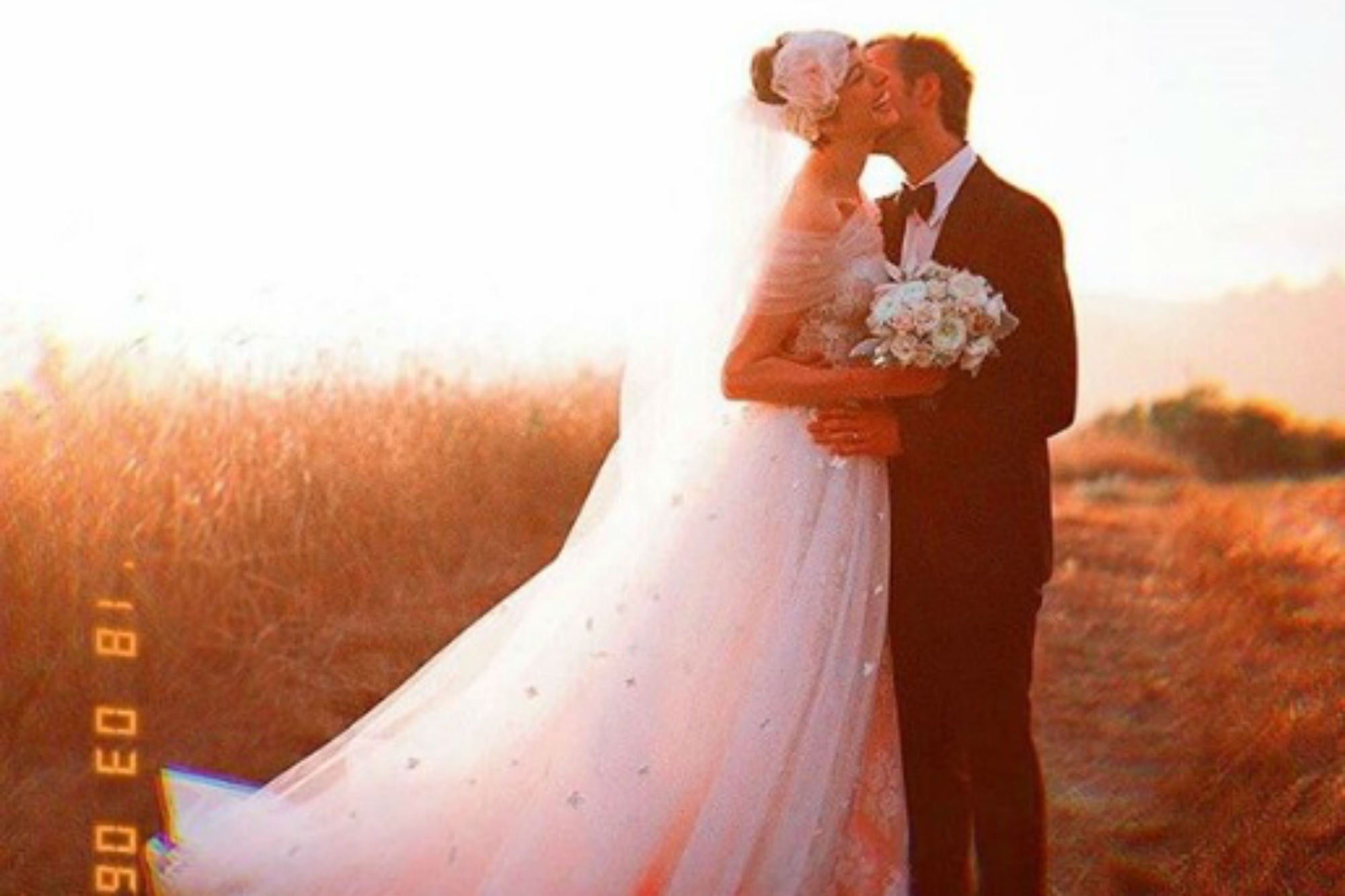 Anne Hathaway respondió a los insólitos rumores que la acusan de llevar adelante un falso embarazo 8 Anne Hathaway, Adam Shulman y una boda de ensueño