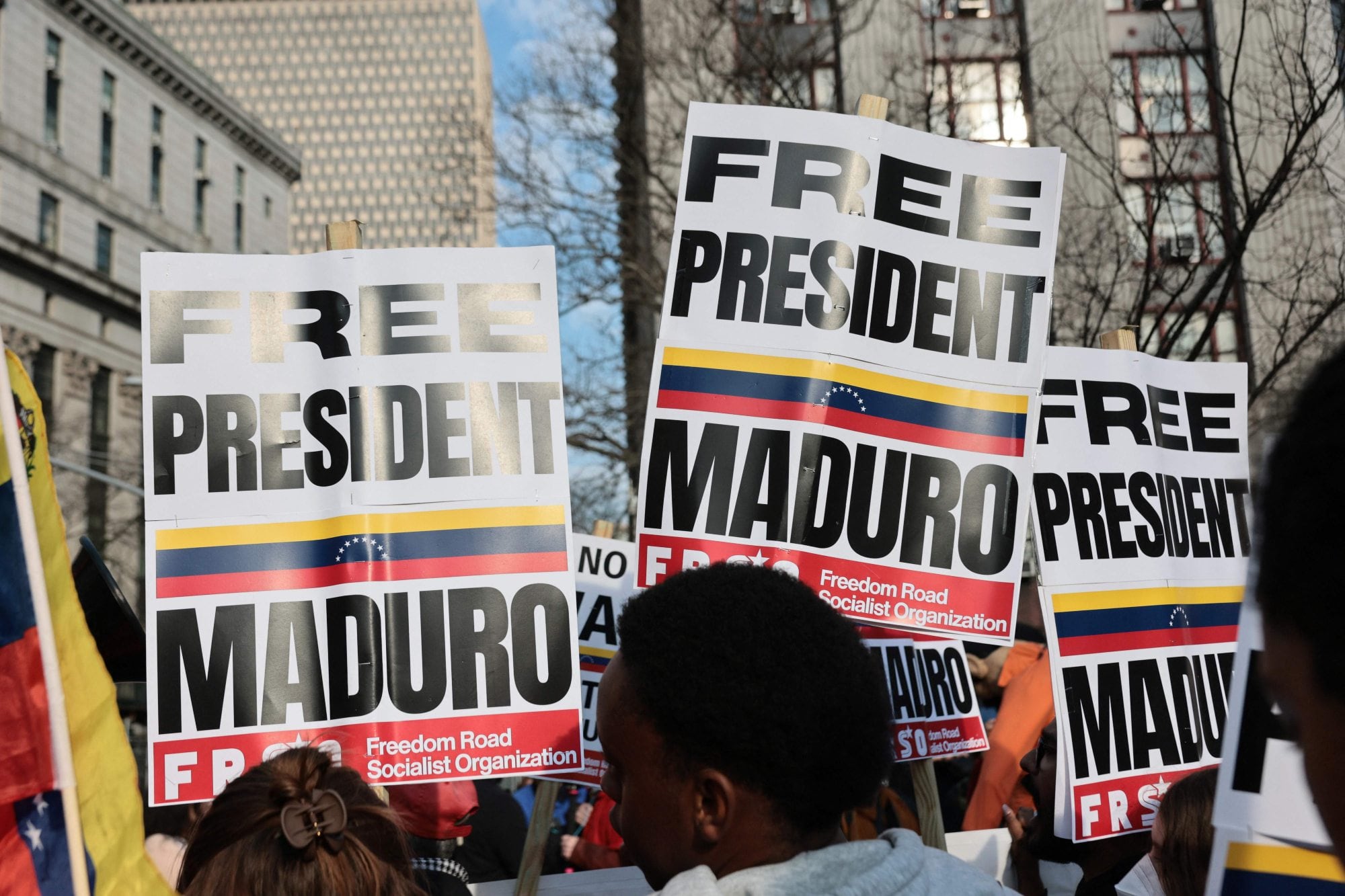 Partidarios de Maduro protestan frente al Tribunal Federal Daniel Patrick Moynihan en la ciudad de Nueva York, el 26 de marzo de 2026