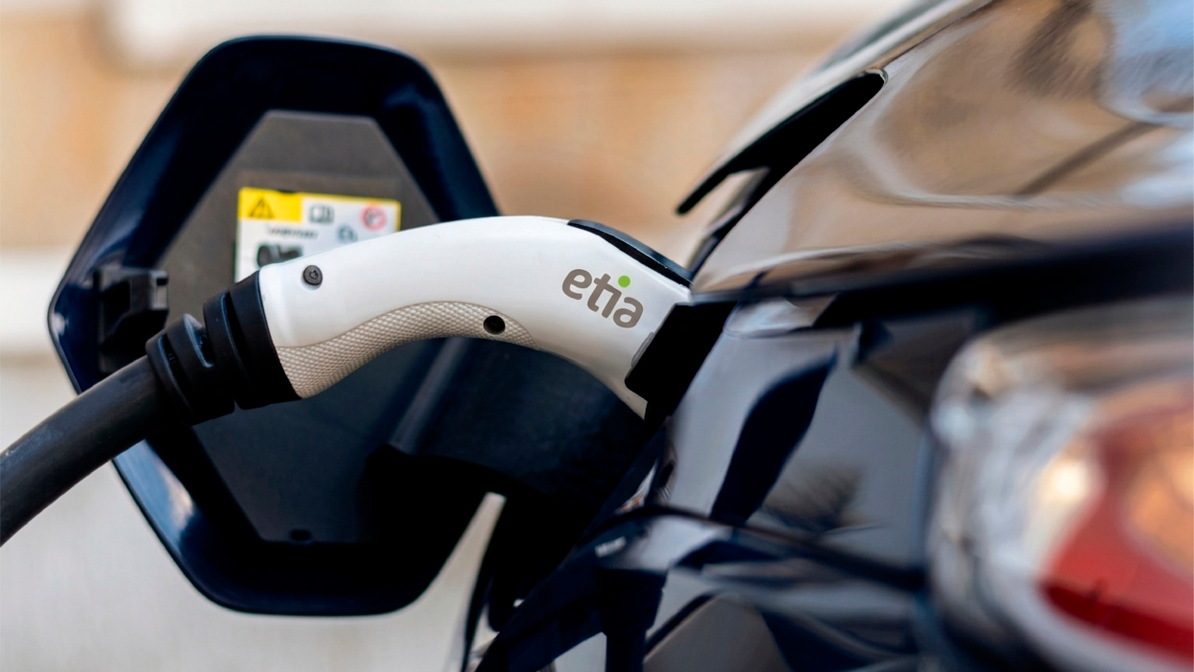 El empresario argentino que quiere crear la primer red nacional de carga de autos eléctricos en el país