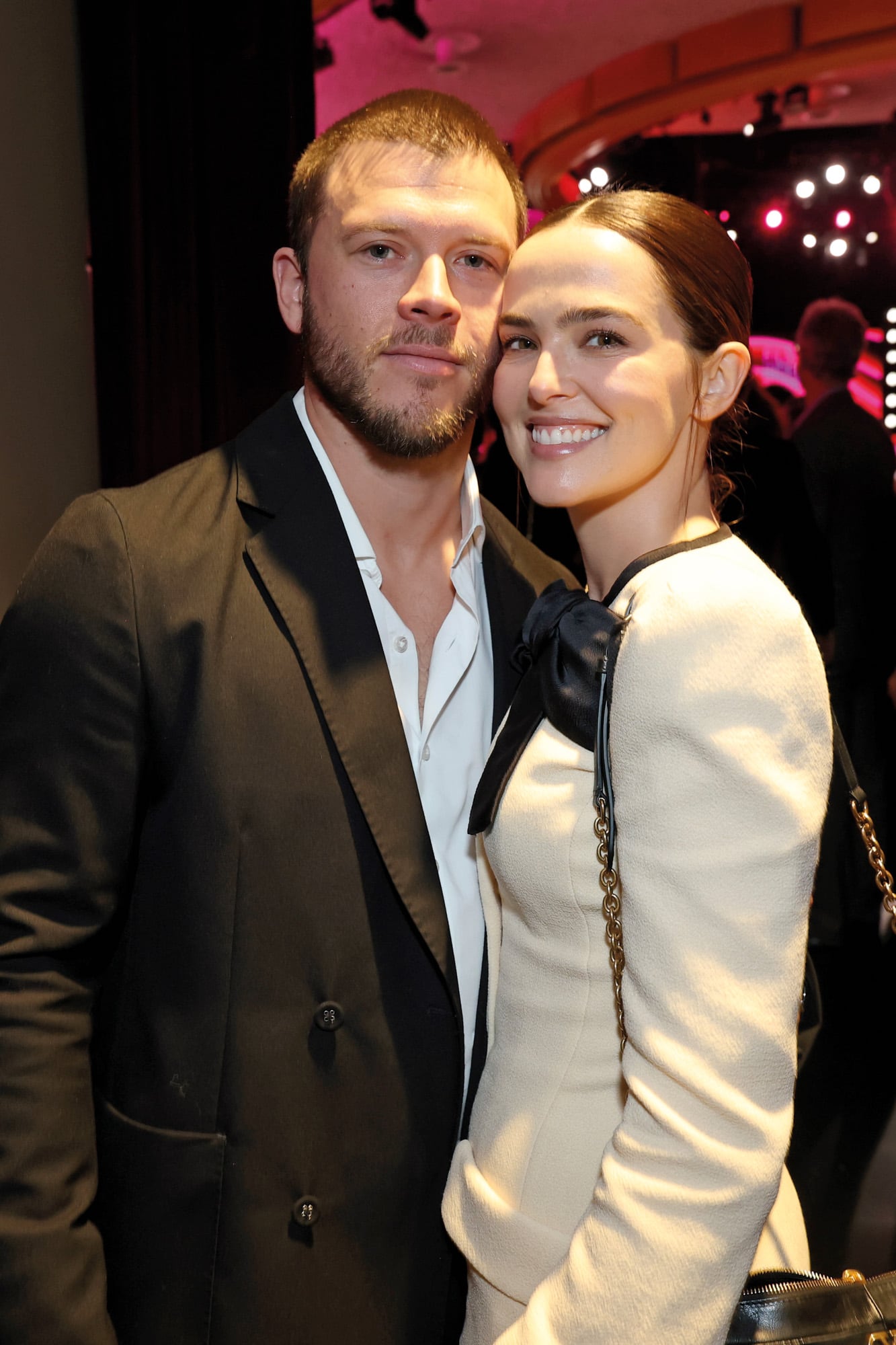 Junto a su
pareja, al actor y comediante Jimmy Tatro, con quien se comprometió en 2025