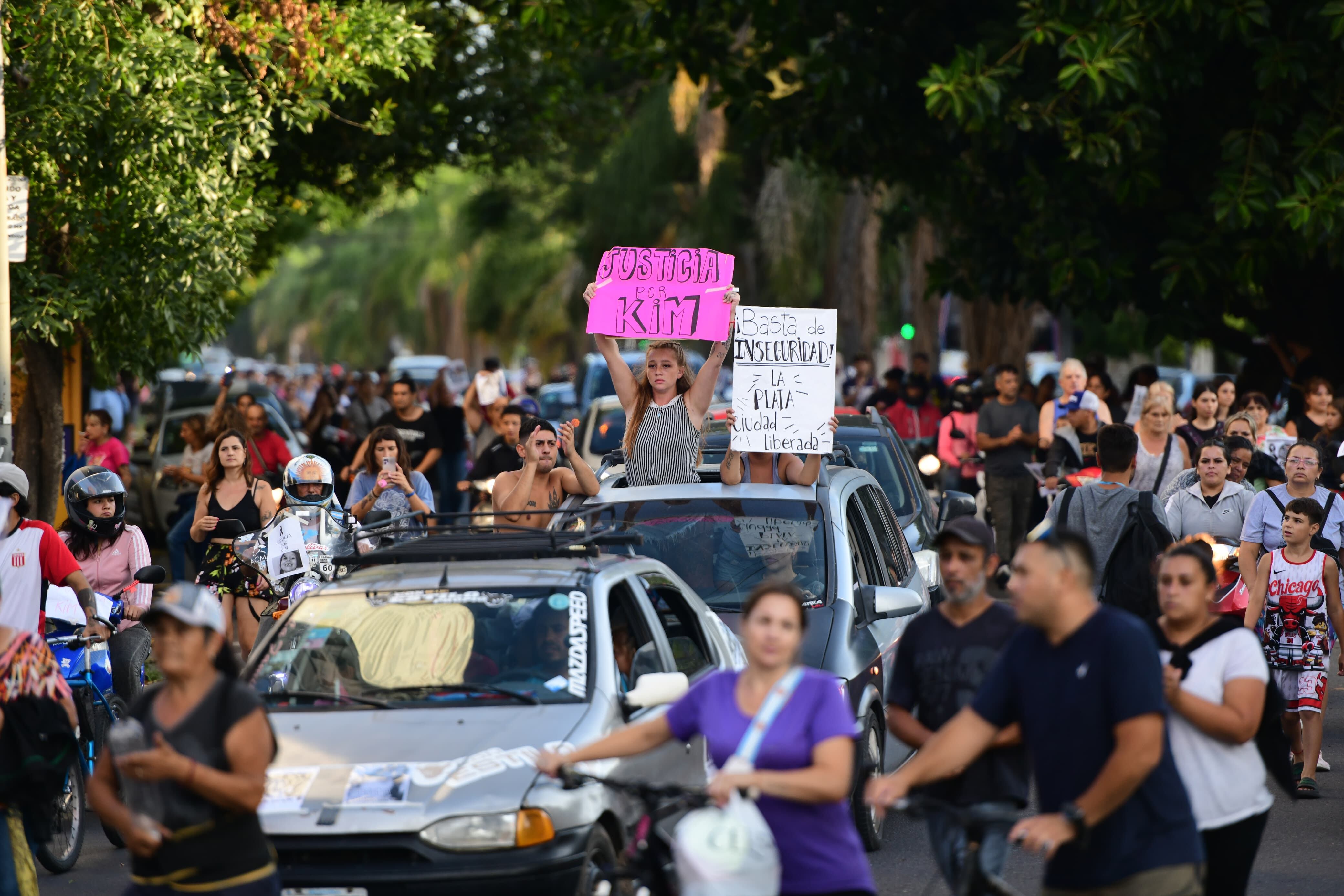 Masiva manifestación en La Plata tras el brutal asesinato de una menor