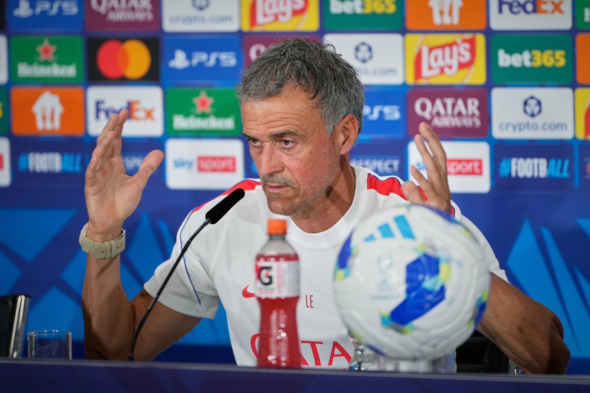 El entrenador de PSG, Luis Enrique, en la conferencia de prensa previa a la final de la Supercopa de la UEFA ante Aston Villa