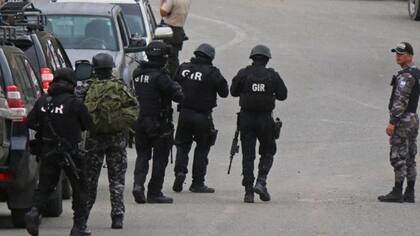 800 policías y militares tomaron el penal de El Turi