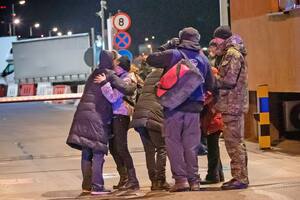 82 argentinos lograron salir de Ucrania