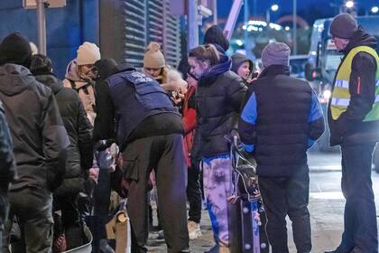 82 argentinos lograron salir de Ucrania