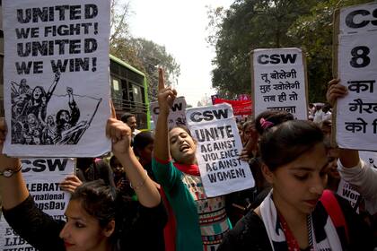 En Nueva Delhi, India, cientos de personas protestaron