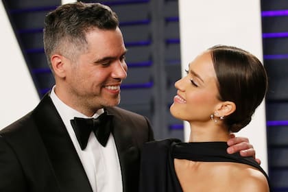 Jessica Alba y su marido, Cash Warren, en la fiesta de Vanity Fair