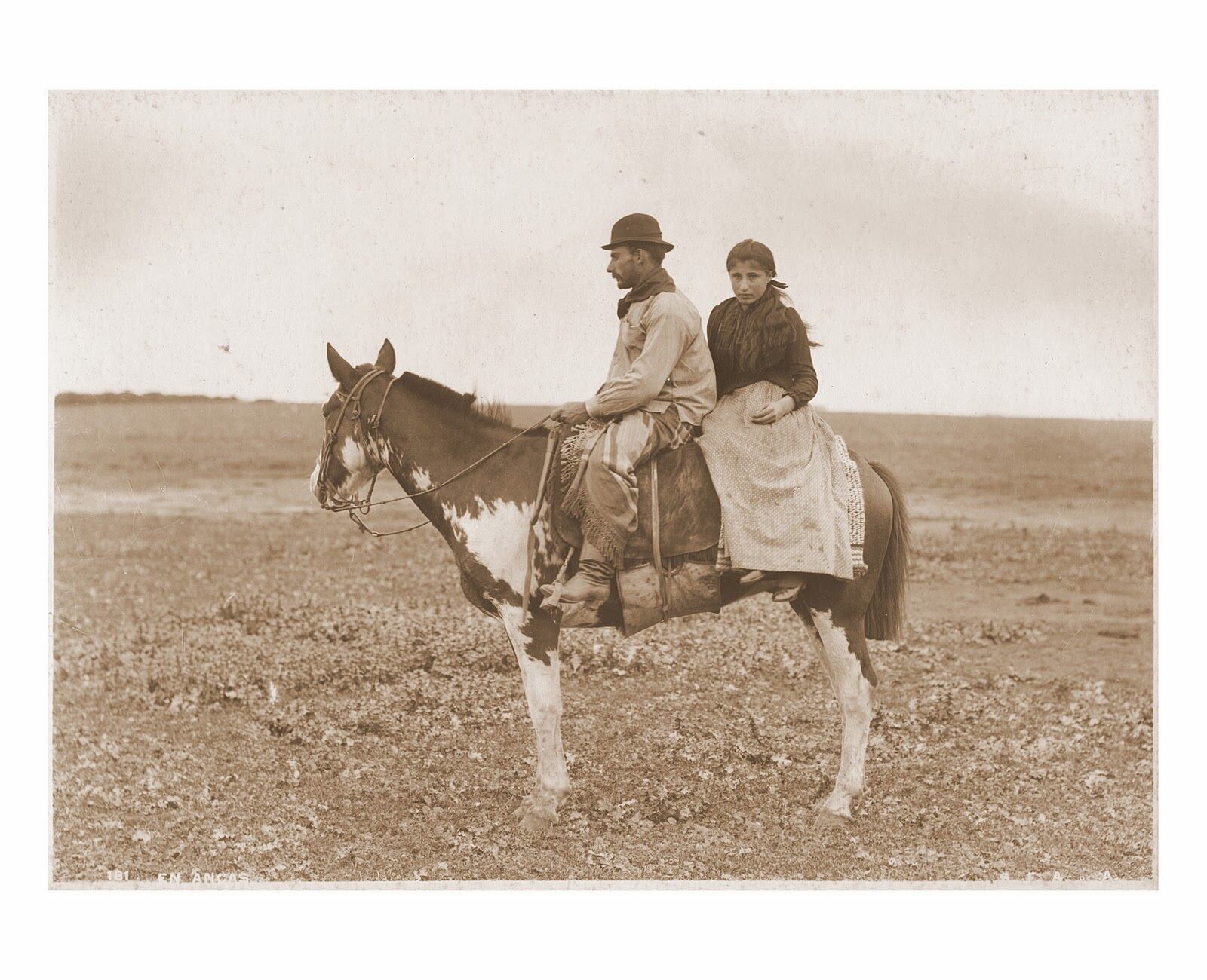 1891. La china enancada en el overo, estancia San Juan, hoy parque Pereyra Iraola.