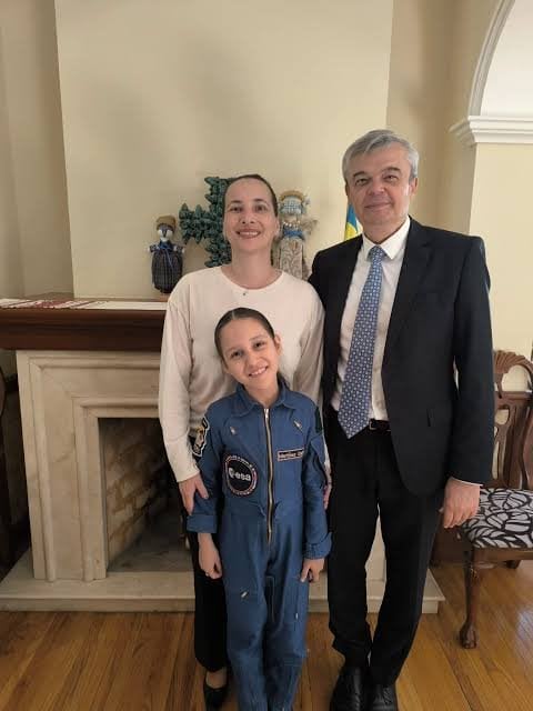 La niña busca formarse en astrobiología y sueña con viajar a Marte