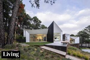 Así es la casa en Madrid en la que se filmó el último éxito de Almodóvar