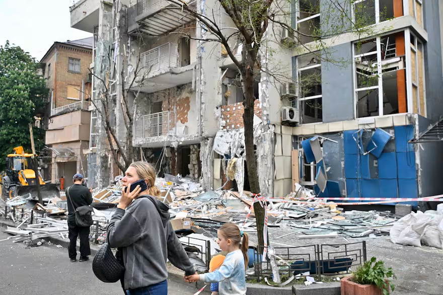 Rusia ataca Kiev con misil hipersónico Oreshnik (nuclear): 4 muertos, 80 heridos