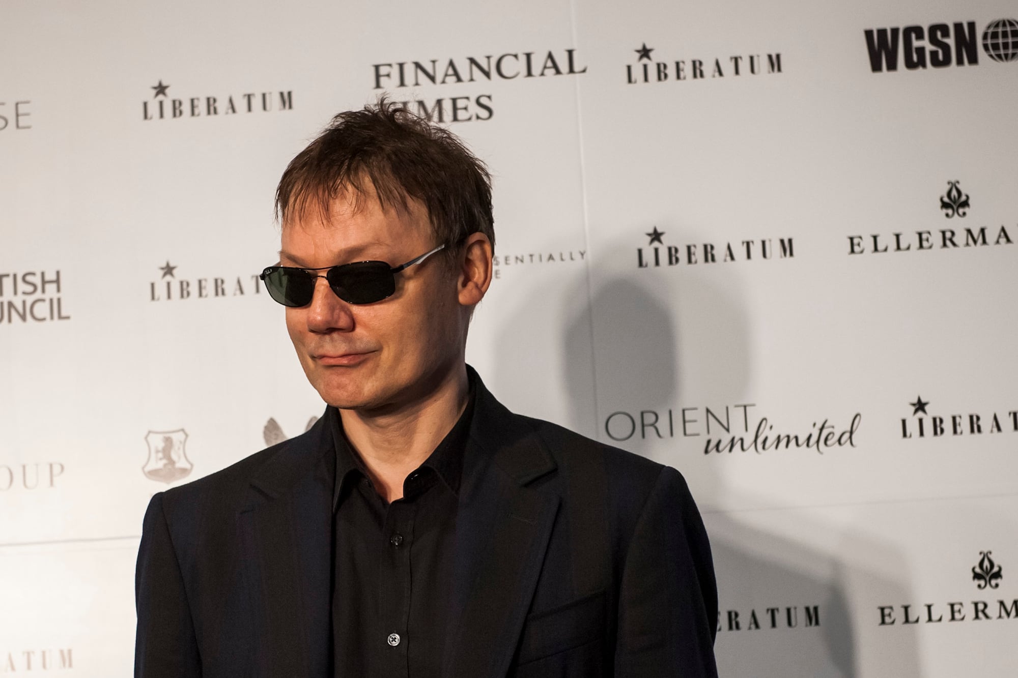 Antes de conquistar definitivamente al público masivo, Orbit también desarrolló otros proyectos musicales dentro de la electrónica