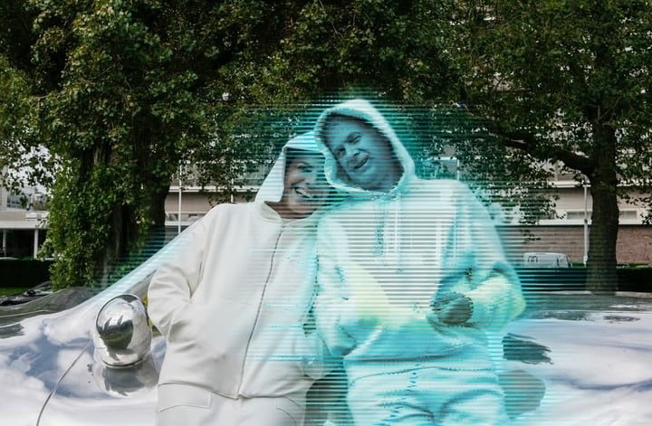 “Ahora me gusta más”: Alicia Framis, la mujer que se casó con una IA, cuenta los detalles de su primer año de matrimonio