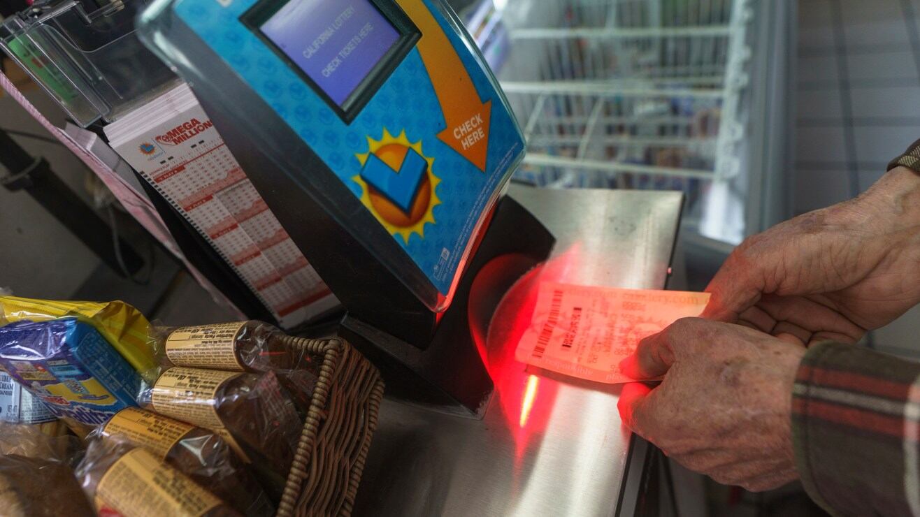 Los números que resultaron ganadores en SuperLotto Plus fueron 3, 13, 27, 32 y 39