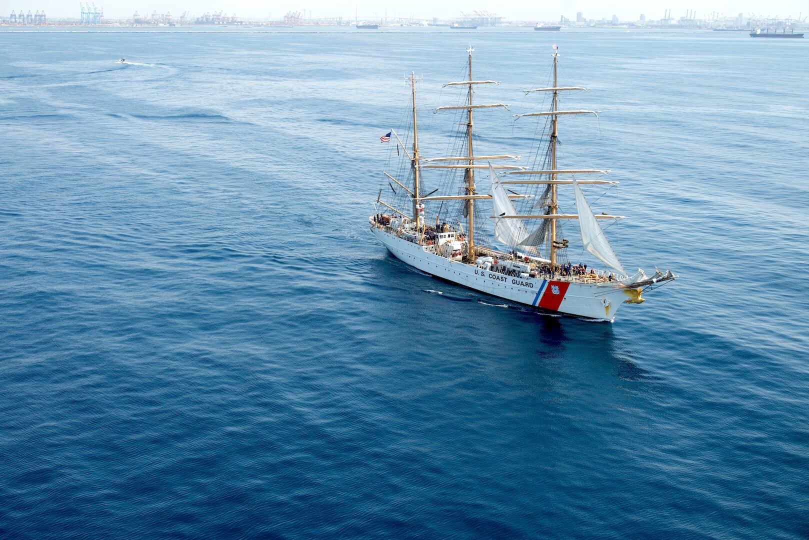 El Buque Eagle de la Guardia Costera de EE.UU. es apodado como el