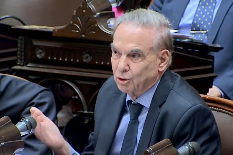 Pichetto resaltó que las respuestas de Francos llegaron con muy poca antelación a la sesión