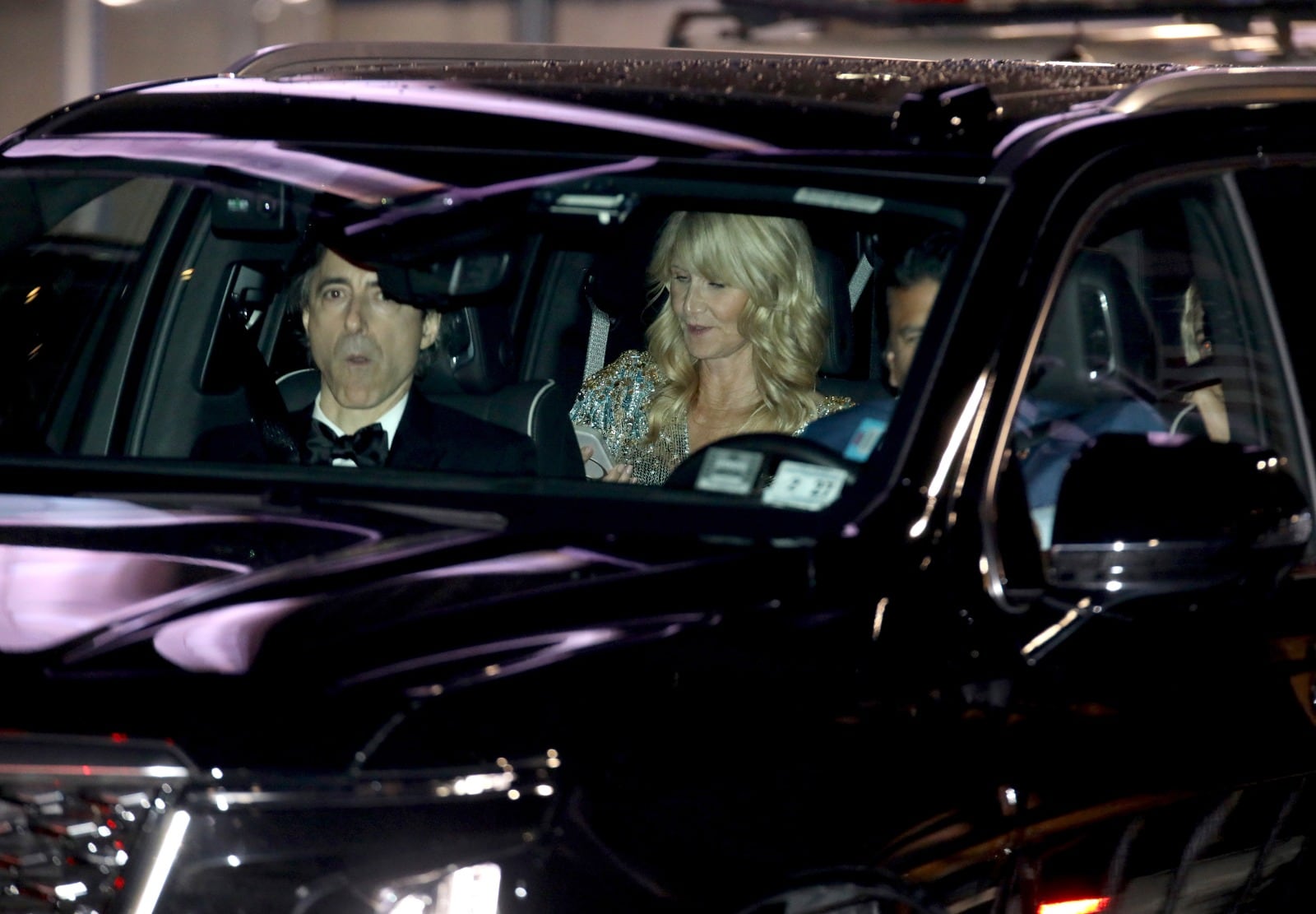Taylor Swift y Travis Kelce se casaron en Nueva York: las celebridades que llegaron a la fiesta en el Madison Square Garden 9 La actriz Laura Dern saliendo del casamiento de Taylor Swift y Travis Kelce
