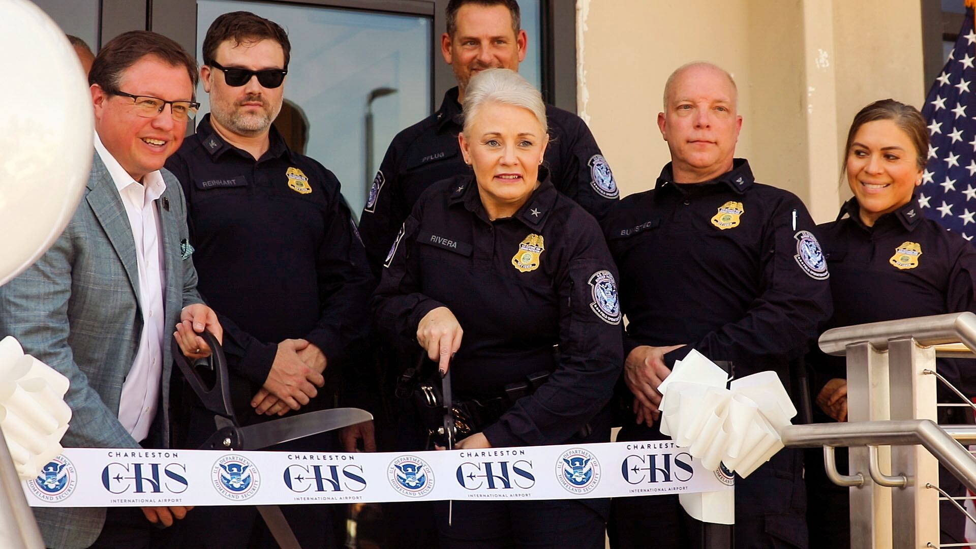 En el Aeropuerto Internacional de Charleston, los viajeros internacionales pueden programar entrevistas para completar su inscripción en el TTP