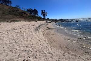 La playa chilena donde los argentinos encuentran la tranquilidad que Viña no les da