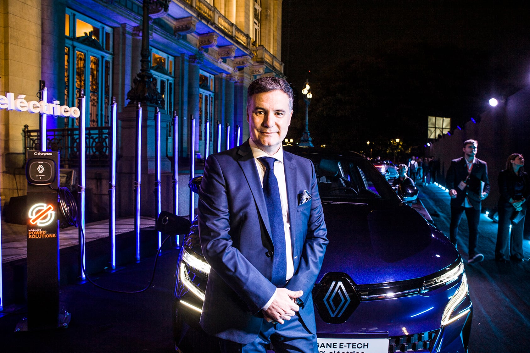 Por qué Renault dice que quiere “democratizar los autos eléctricos”