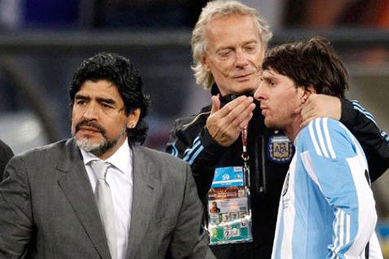 Signorini junto a Diego Maradona y Lionel Messi en 2010