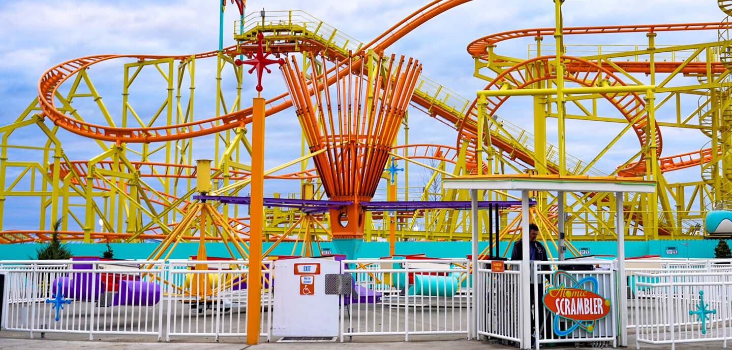 El parque Punta de cedro posee 18 montañas rusas de clase mundial (Captura/CedarPoint)