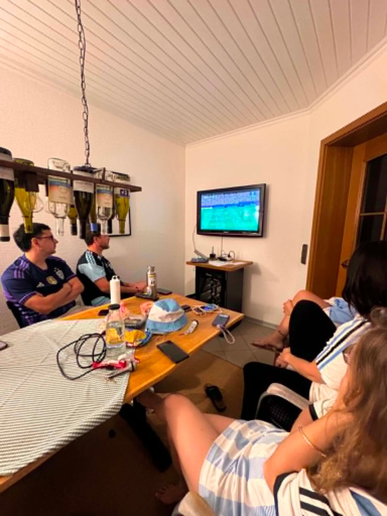 Los entrevistados aseguran que la rivalidad se expresa principalmente a través del humor y las bromas futboleras