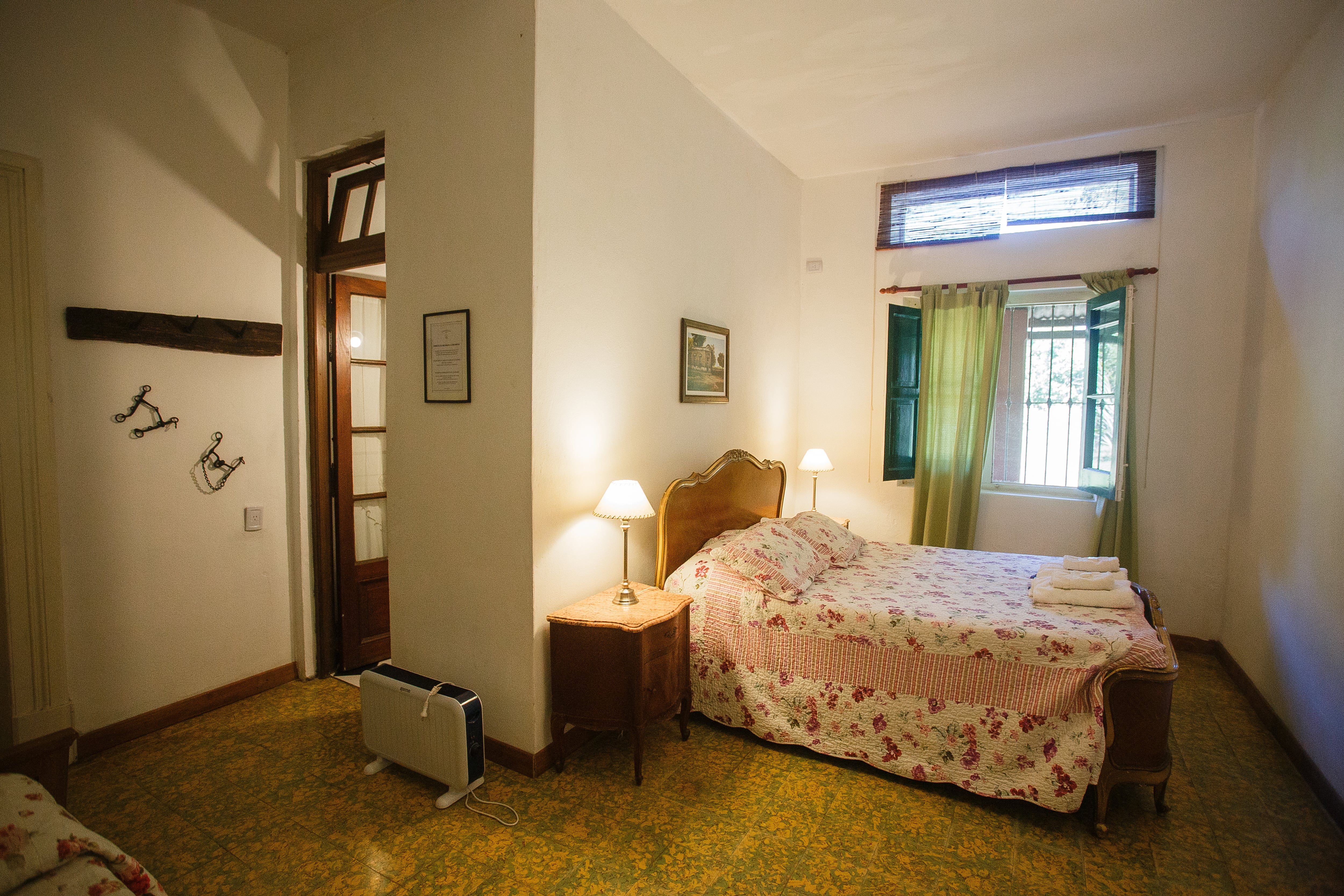 Una de las cuatro habitaciones.