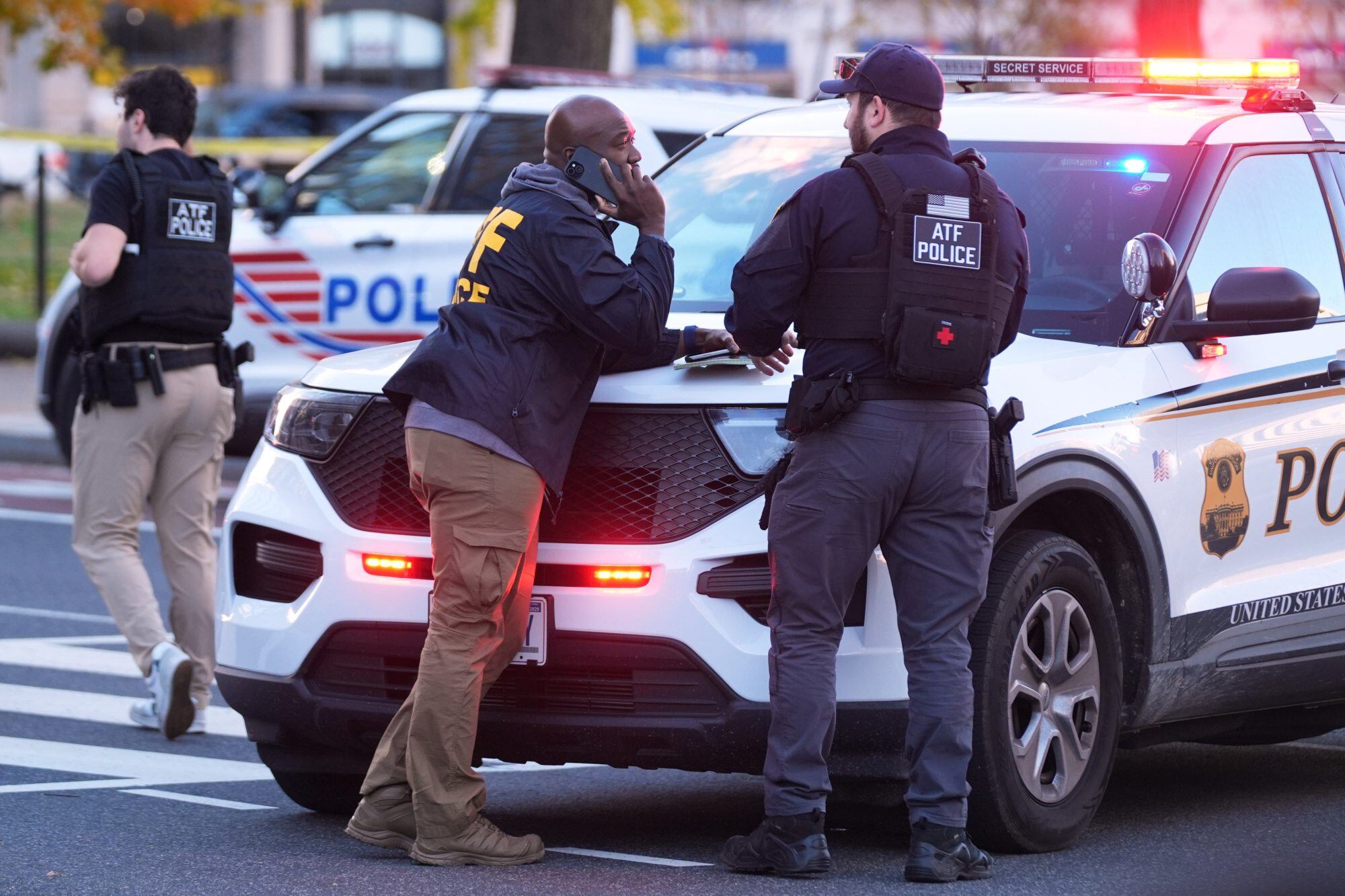 Despliegue policial en el centro de Washington luego del tiroteo.