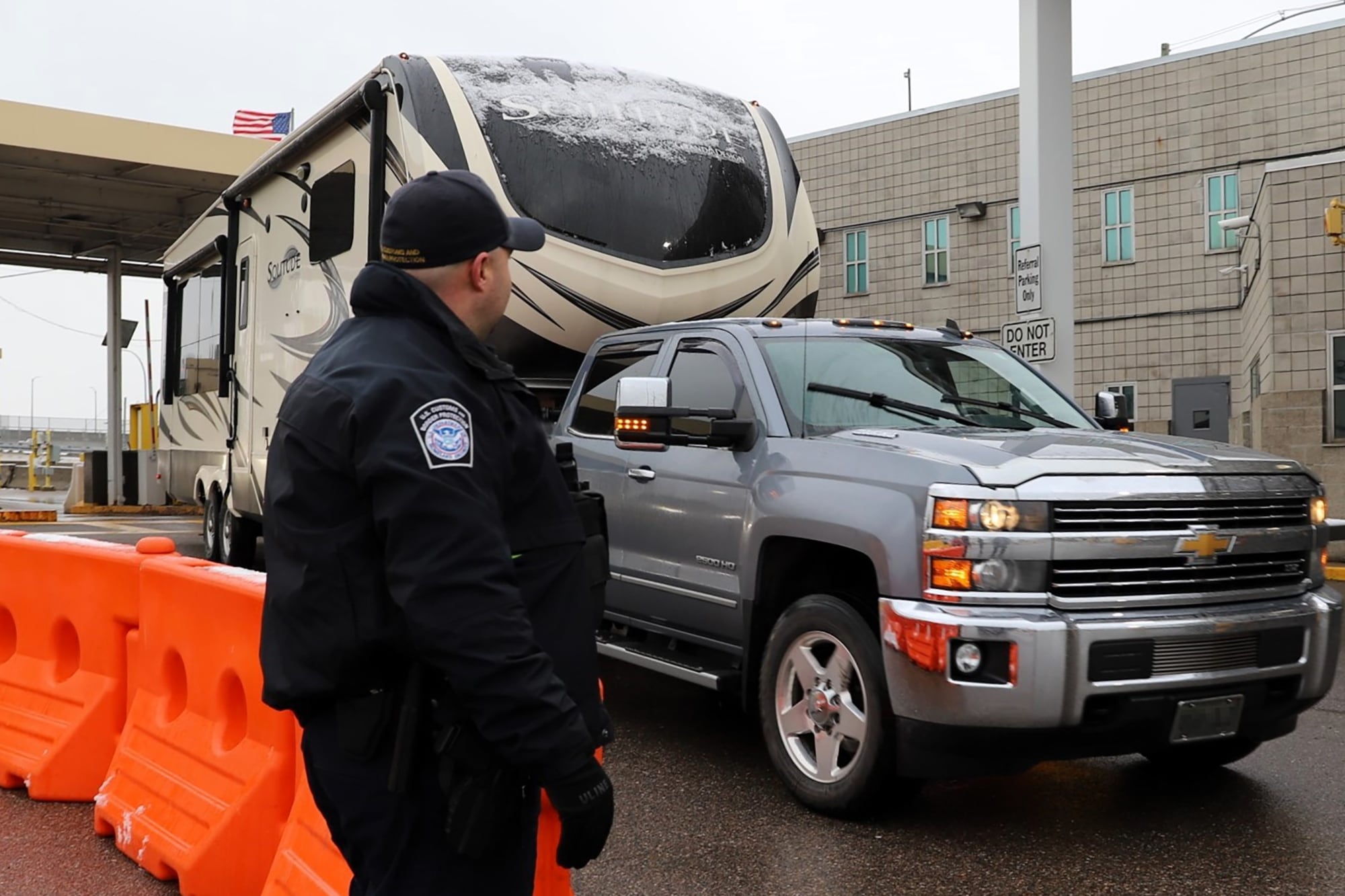 Alerta para envíos internacionales: la CBP retendrá neumáticos en todos los puertos de entrada de EE.UU.