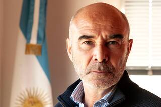 Gómez Centurión busca ampliar el discurso "celeste" a la crisis