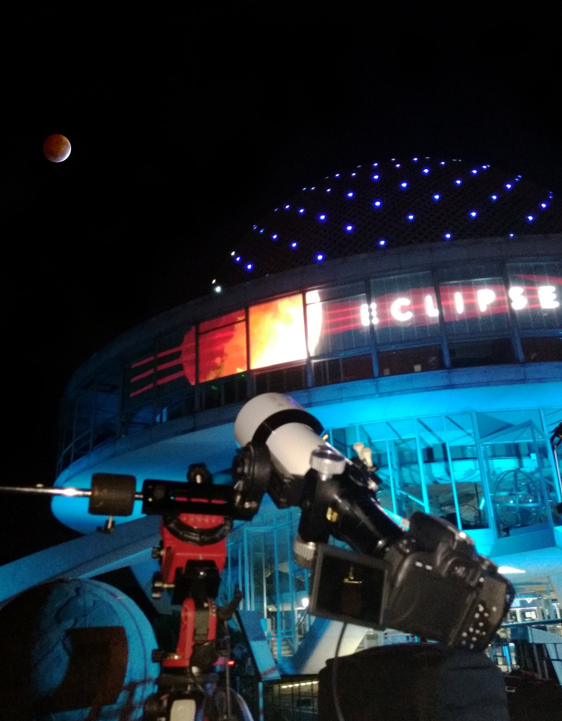 El Planetario Galileo Galilei armará un evento especial para contemplar la inmensidad del eclipse