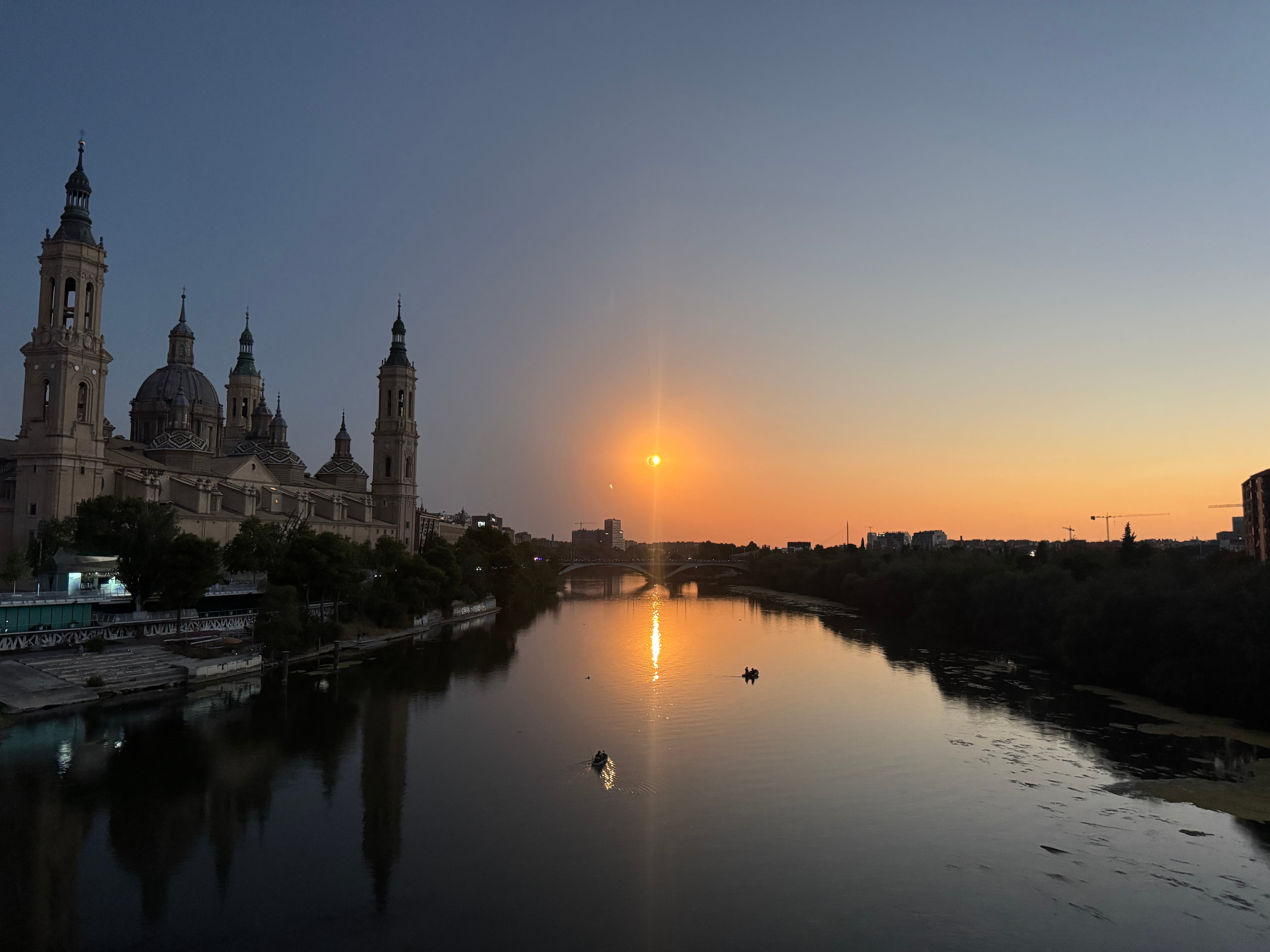 Eclipse solar total: así se vivió el día en el que Zaragoza se quedó a oscuras 8 El sol brillando en Zaragoza y un paisaje inolvidable