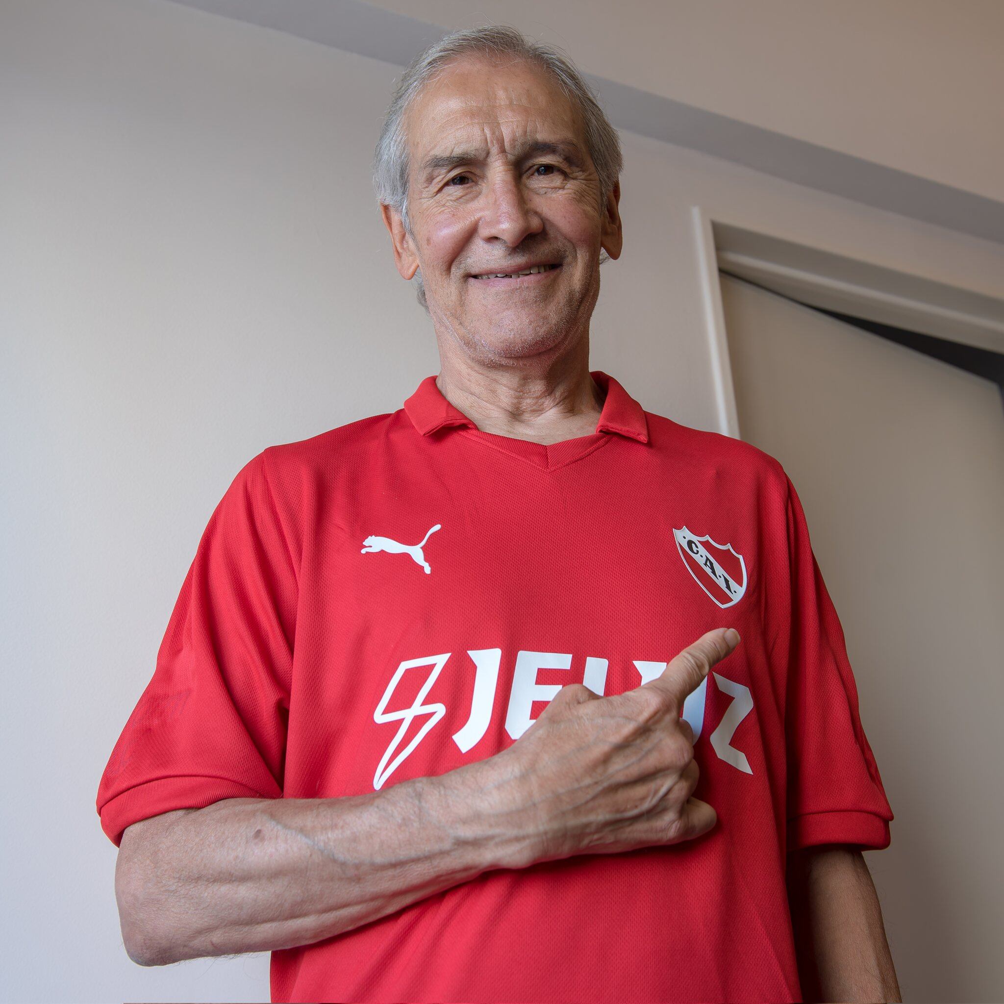 Hugo Villaverde y un homenaje que le hizo Independiente cuando cumplió 70 años, el 27 de enero de 2024