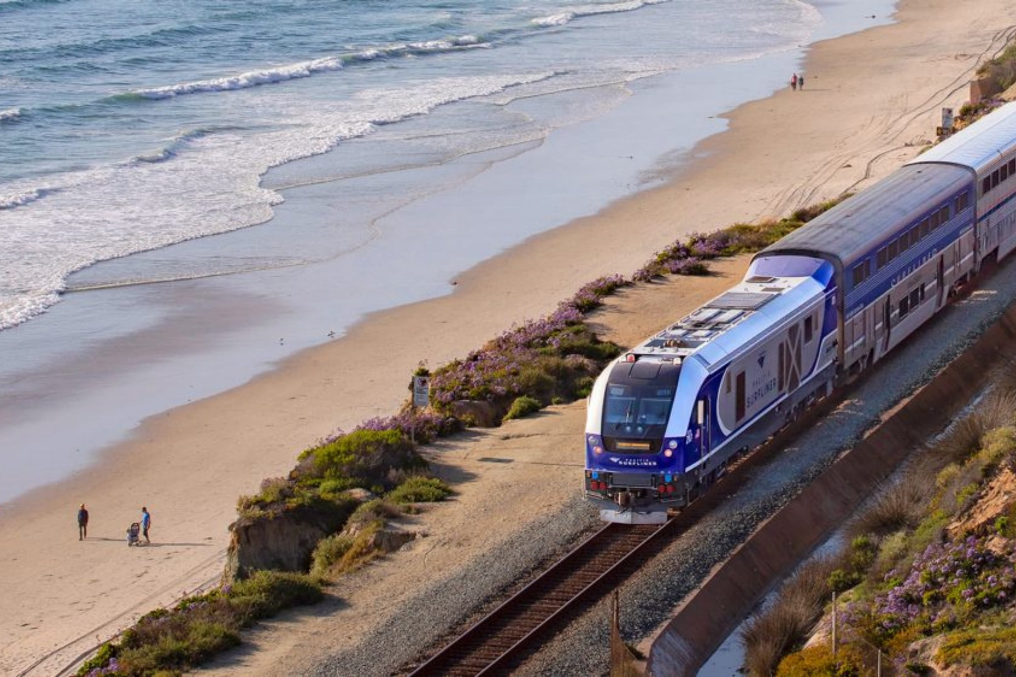 Este servicio conecta atracciones y playas