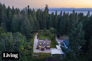 En las afueras de Vancouver, una casa en un pueblo remoto al que se llega navegando y parece de cuento