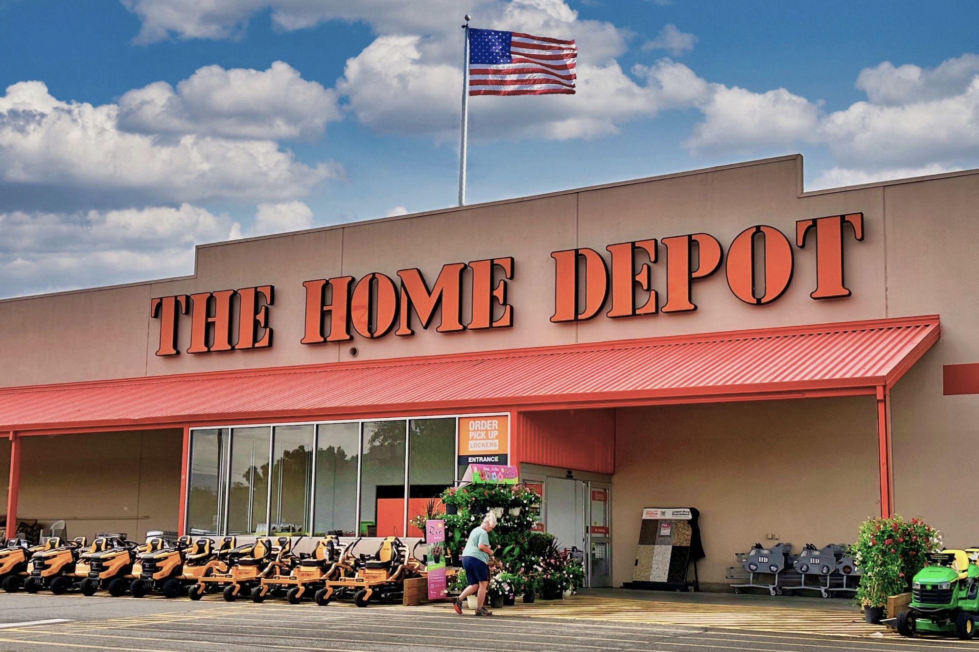 El fraude de medio millón de dólares en Home Depot por el que condenaron a un hondureño en EE.UU.