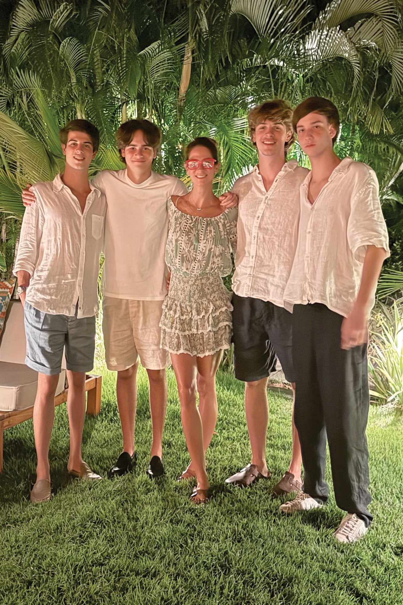 Los cuatro hijos de Puli: a la izquierda, Sylvestre y Félix (el primero, flamante licenciado en Diseño y Gestión Estratégica, de Parsons School of Design, de Boston; y el segundo, todavía en la secundaria). A la derecha, Santos y Florián (estudiante de Negocios Digitales en la Universidad de San Andrés y el segundo cursa el secundario)